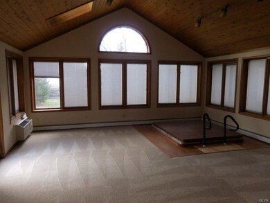 4320 N Church St, Whitehall, PA 18052 - photo 5