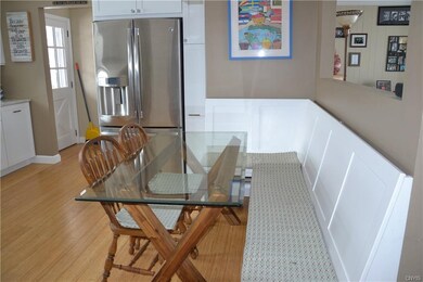 Sitting for eat in kitchen