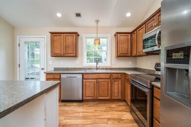 11 Waverly St, Rochester, NH 03867 - photo 4