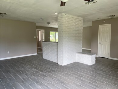 6705 Lockwood Dr, Houston, TX 77028 - photo 2