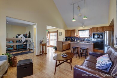Liv rm to kitchen/dining