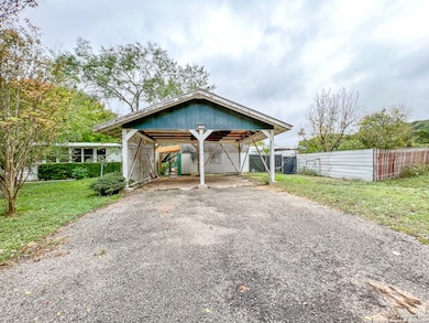 1741 Valley Dr unit B, Canyon Lake, TX 78133 - photo 5