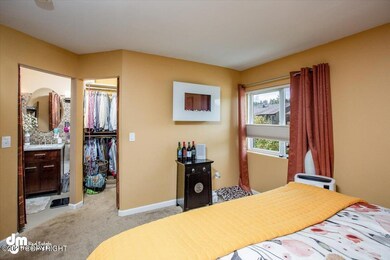 12-Master Bedroom MS_8447-Edit