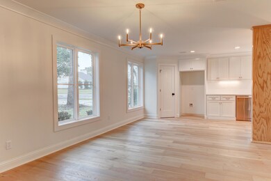 301 Kings Ct Laf-5