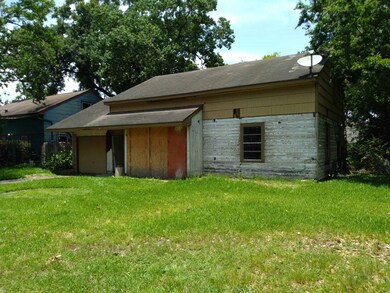 3831 Zephyr St, Houston, TX 77021 - photo 2