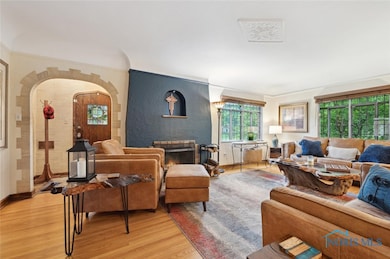 Living room with coved ceiling.