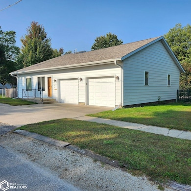 412 3rd St S, Humboldt, IA 50548 - photo 2