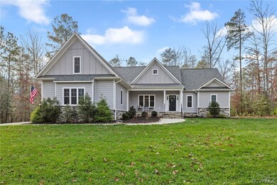 Craftsman house featuring front yard.  Great Curb