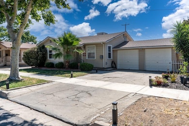 1026 3rd St, Los Banos, CA 93635 - photo 2