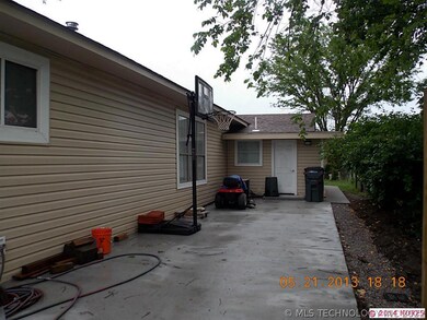 768 W 137th St, Glenpool, OK 74033 - photo 2