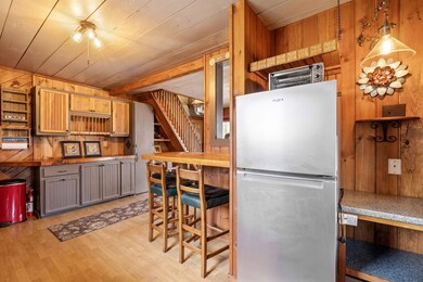 Eat-in Kitchen