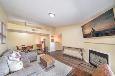 950 Seven Hills Dr unit 1521, Henderson, NV 89052 - photo 7