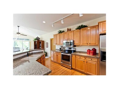 Kitchen. Plenty of counter space and new appliance