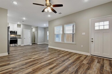 1038 Dubois St, Denison, TX 75020 - photo 4