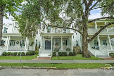 110 E 38th St, Savannah, GA 31401 - photo 2