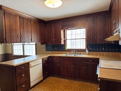 808 Brentwood Dr, Galion, OH 44833 - photo 7