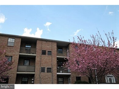 127 Woodstream Dr, Norristown, PA 19403 - photo 2