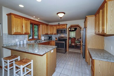 826 Ridge View Ln, Oregon, WI 53575 - photo 6