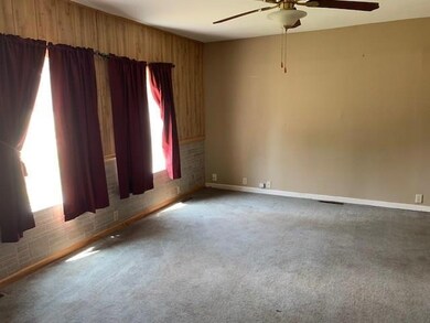 1811 Dirr Ave, Parsons, KS 67357 - photo 2