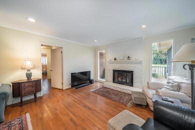 2207HickoryRd-2
