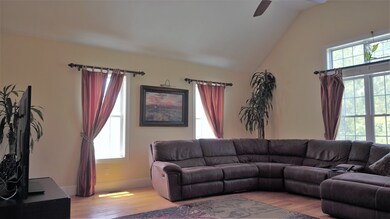 8 Elaine Cir, Hudson, MA 01749 - photo 7