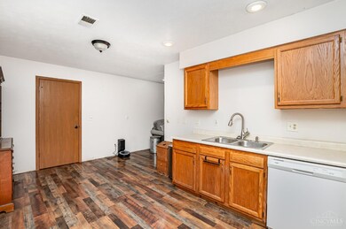 331 Spring Grove Dr, Georgetown, OH 45121 - photo 6