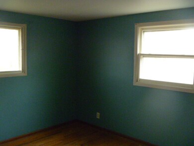 1209 Sacramento Dr, Carpentersville, IL 60110 - photo 3