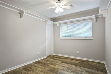 7519 Deep Forest Dr, Houston, TX 77088 - photo 6