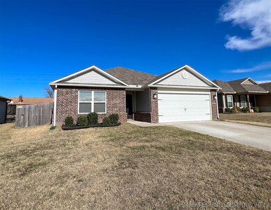 2910 E Pittsburg St, Broken Arrow, OK 74014 - photo 2