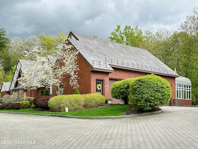 10 Covington Ct, Schenectady, NY 12309 - photo 4