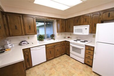 2384 Amaryllis Ave, Medford, OR 97504 - photo 7