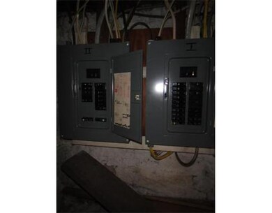 28 Trahan Ave, Worcester, MA 01604 - photo 4