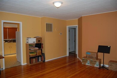 832 NE 10th St, Grants Pass, OR 97526 - photo 4