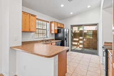 3268 E Franklin Ave-7