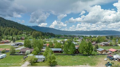 271 W Loop Road Alpine Wyoming_