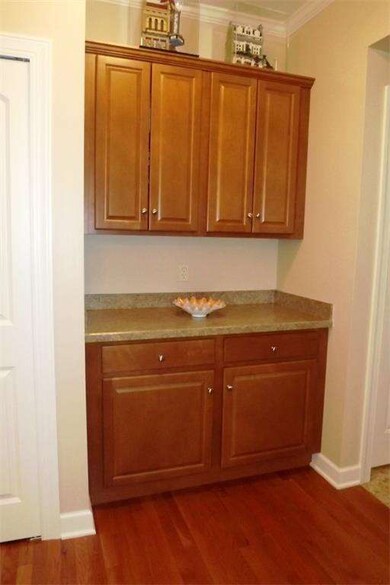 Beautiful built in cabinets and counter space atta