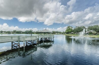GORGEOUS LAKE WITH PIER & FOUNTAIN - PERFECT SPOT 