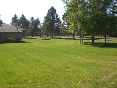 57333 Aspen Place unit 3, Sunriver, OR 97707 - photo 3