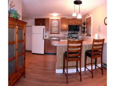 Kitchen with Breakfast Bar