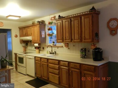 7889 Greenbrier Rd, Pennsauken, NJ 08109 - photo 3