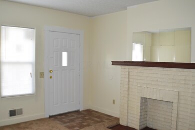 96 FAMILY ROOM