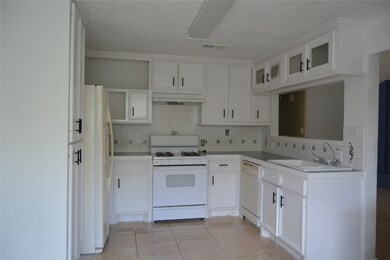 3463 Sandbrook Dr, Houston, TX 77066 - photo 4