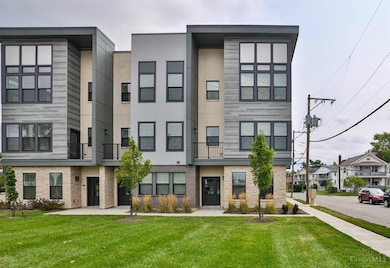 The Red Corner Townhomes, Cincinnati, OH 45209 - photo 2