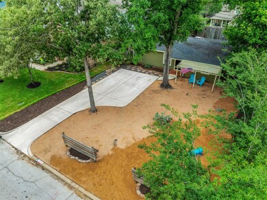 1018 Fisher St, Houston, TX 77018 - photo 7