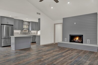 309 Tanglewood Dr, Fredericksburg, TX 78624 - photo 5