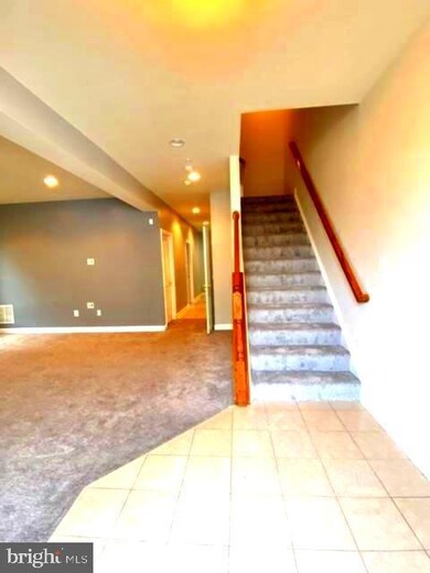 8300 Gibbs Way, Landover, MD 20785 - photo 7