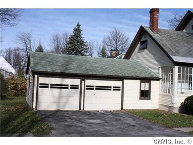 Parking Lot/Garage
