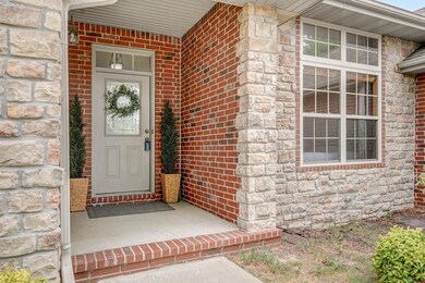 650 N Spout Spring St-31