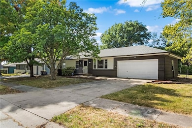 10104 Cambridge Ave, Kansas City, MO 64134 - photo 2