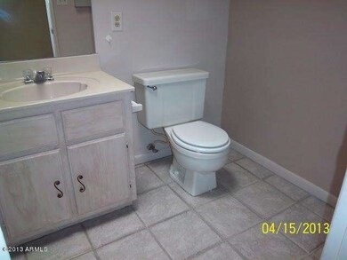 1043049_HallBath